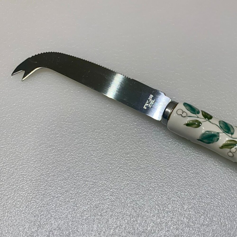 Pfaltzgraff Winterberry Cheese Tray with matching knife - Picture 8 of 10